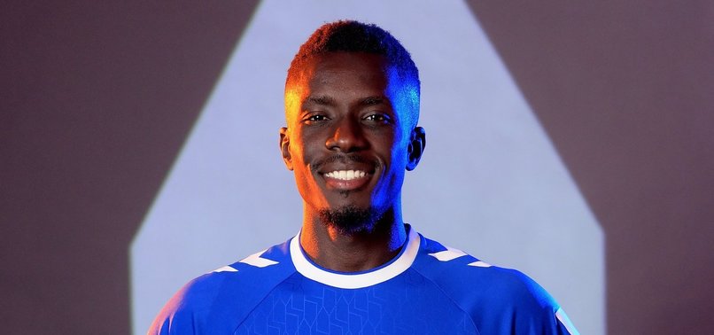 Everton Idrissa Gueye transferini açıkladı